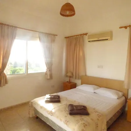 Villa Isabella: Coral Bay Beach, Seaview Peyia Exterior photo