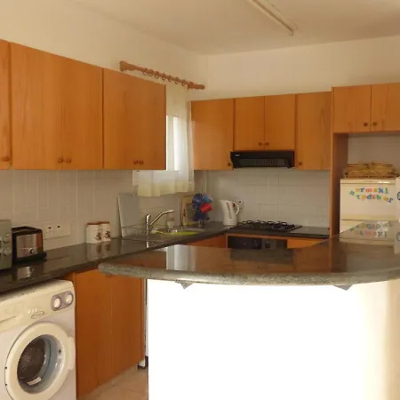 Villa Isabella: Coral Bay Beach, Seaview Peyia Exterior photo
